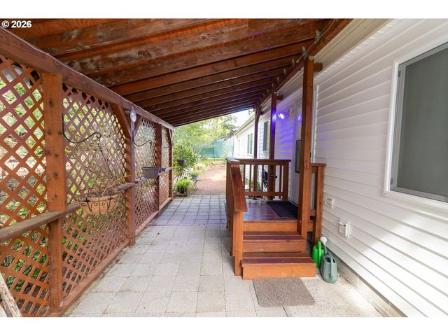 324 JONATHAN Ln, Florence, OR 97439