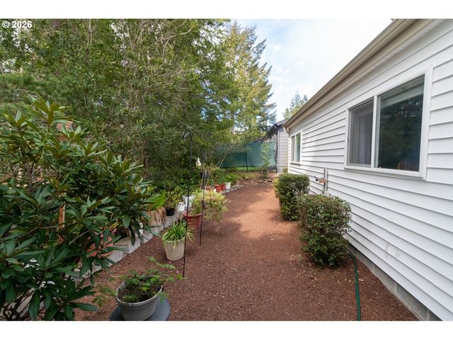 324 JONATHAN Ln, Florence, OR 97439