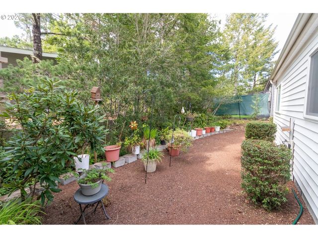 324 JONATHAN Ln, Florence, OR 97439