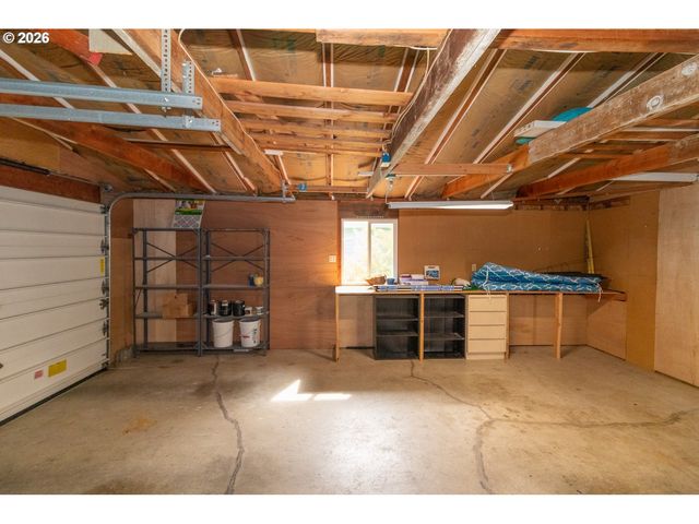 324 JONATHAN Ln, Florence, OR 97439