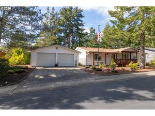 324 JONATHAN Ln, Florence, OR 97439