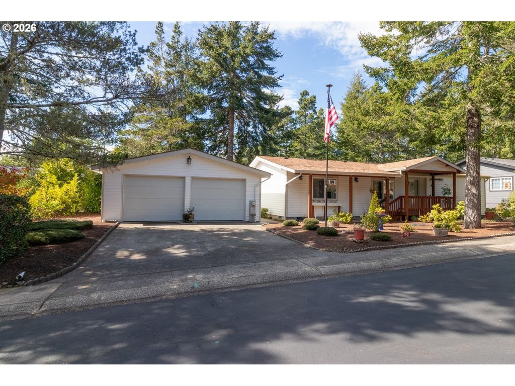 324 JONATHAN Ln, Florence, OR 97439