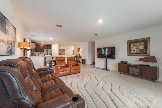712 Odlozil Lane, Ennis, TX 75119