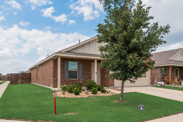 712 Odlozil Lane, Ennis, TX 75119