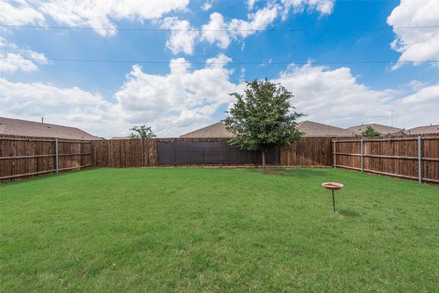712 Odlozil Lane, Ennis, TX 75119