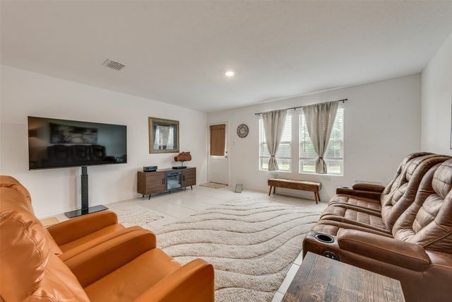 712 Odlozil Lane, Ennis, TX 75119