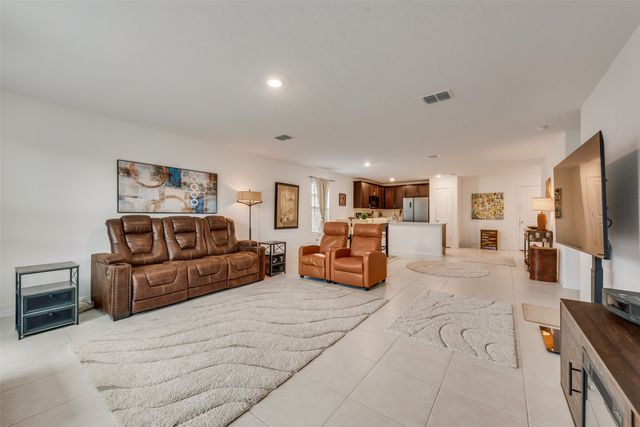 712 Odlozil Lane, Ennis, TX 75119