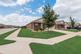 712 Odlozil Lane, Ennis, TX 75119