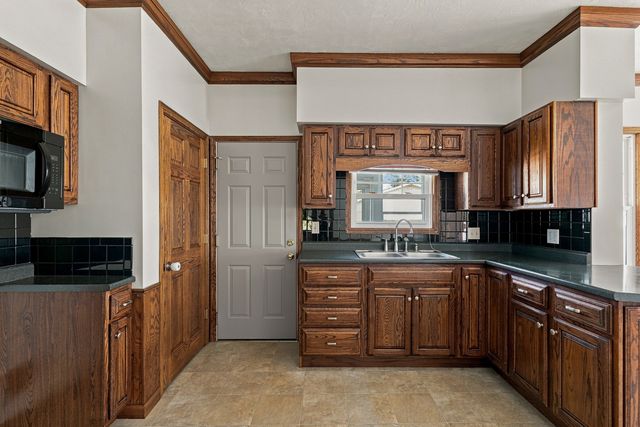 1611 24th Street, Rock Island, IL 61201