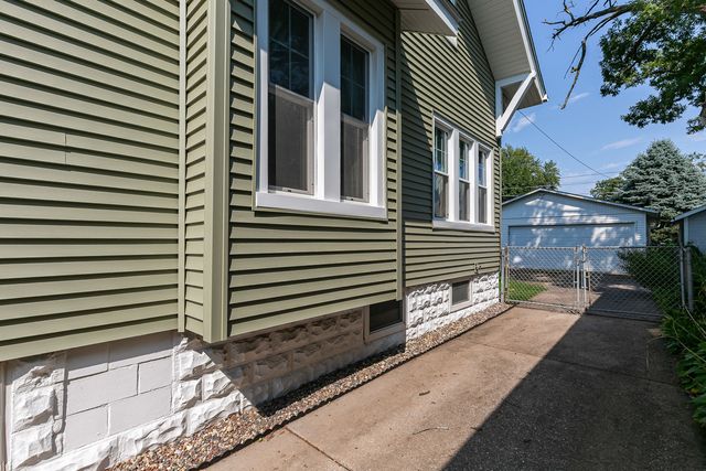 1611 24th Street, Rock Island, IL 61201