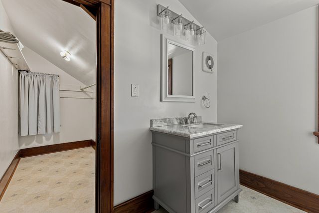 1611 24th Street, Rock Island, IL 61201