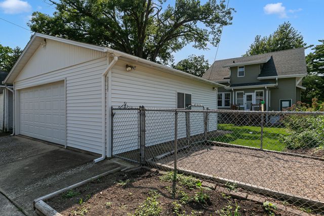 1611 24th Street, Rock Island, IL 61201