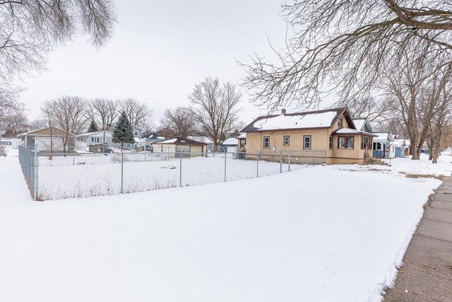 2830 Harvey STREET, La Crosse, WI 54603