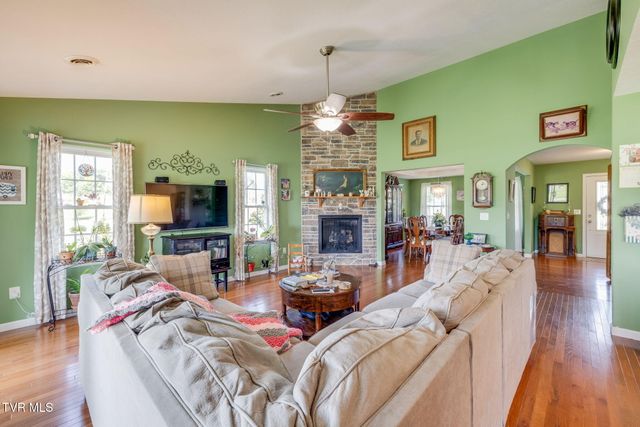 102 Bill Street, Piney Flats, TN 37686