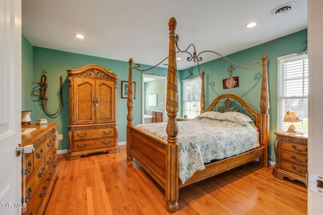102 Bill Street, Piney Flats, TN 37686
