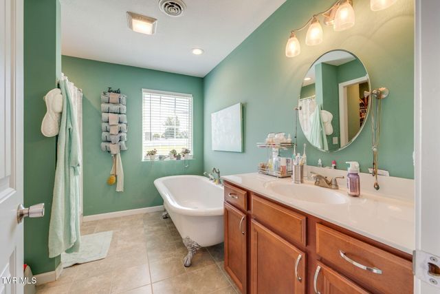 102 Bill Street, Piney Flats, TN 37686