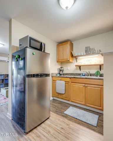 102 Bill Street, Piney Flats, TN 37686