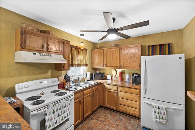 227 CEDAR RIDGE DR, Ruther Glen, VA 22546