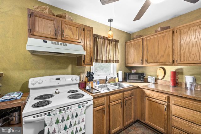 227 CEDAR RIDGE DR, Ruther Glen, VA 22546