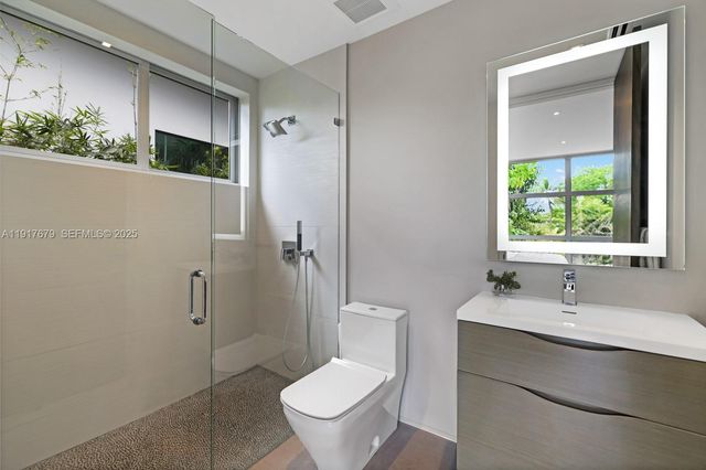 1379 N Venetian Way, Miami, FL 33139