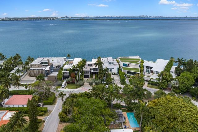 1379 N Venetian Way, Miami, FL 33139