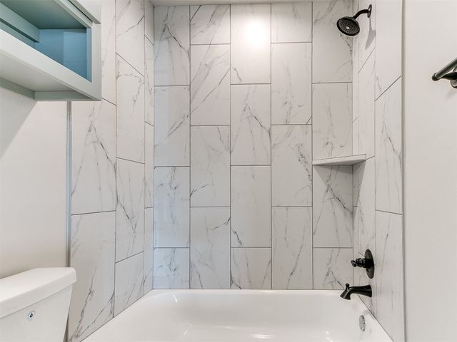 7704 Wilshire Woods Drive, Yukon, OK 73099