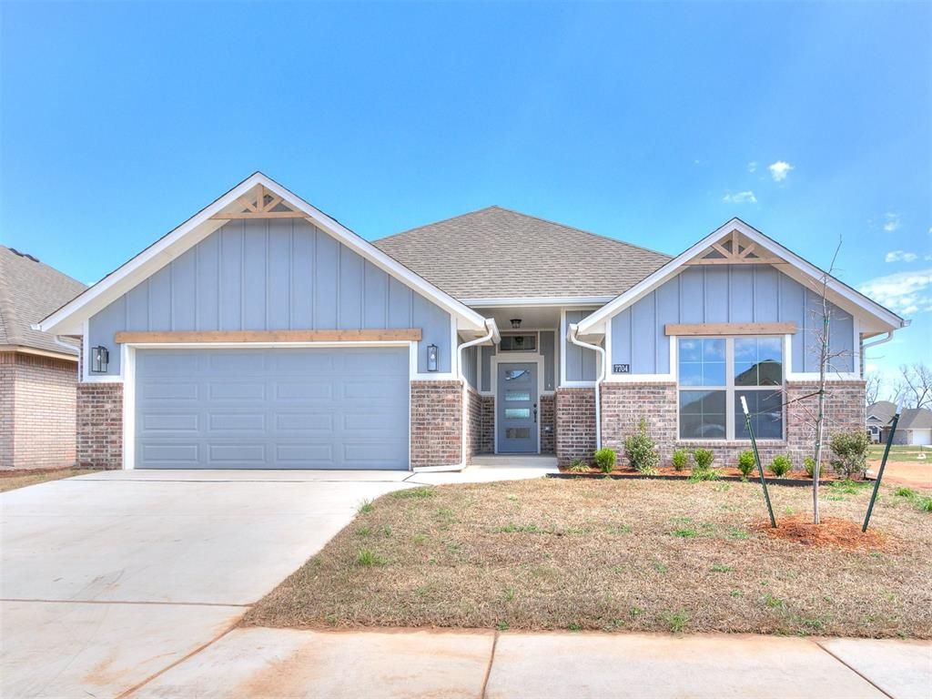7704 Wilshire Woods Drive, Yukon, OK 73099