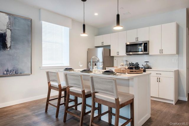 300 Carleton Avenue 7213, Central Islip, NY 11722