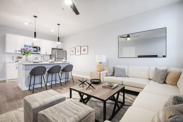 300 Carleton Avenue 7213, Central Islip, NY 11722