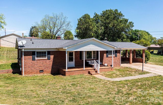 2984 Lutz Boulevard, Newton, NC 28658