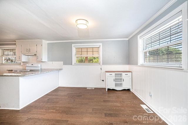 2984 Lutz Boulevard, Newton, NC 28658