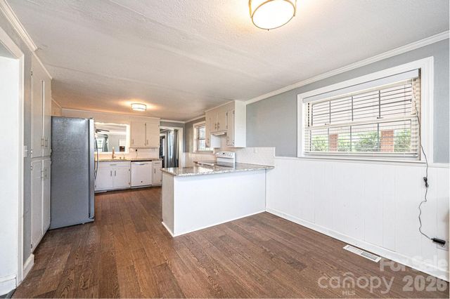 2984 Lutz Boulevard, Newton, NC 28658