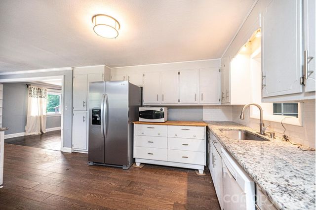 2984 Lutz Boulevard, Newton, NC 28658