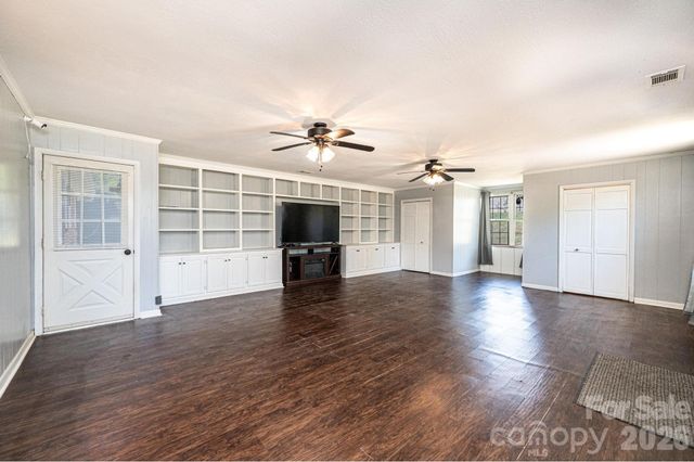 2984 Lutz Boulevard, Newton, NC 28658