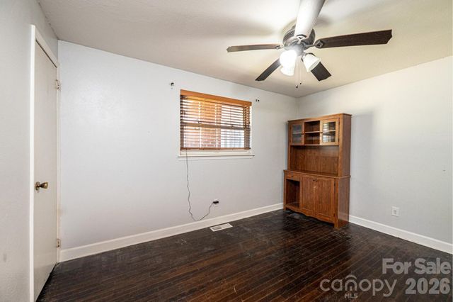 2984 Lutz Boulevard, Newton, NC 28658