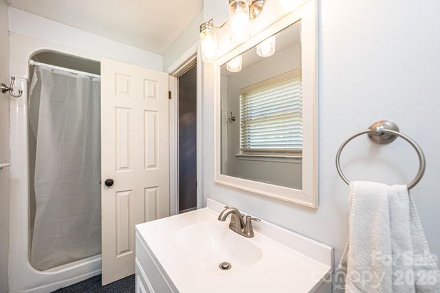2984 Lutz Boulevard, Newton, NC 28658