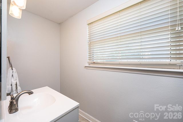 2984 Lutz Boulevard, Newton, NC 28658