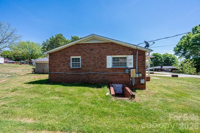 2984 Lutz Boulevard, Newton, NC 28658