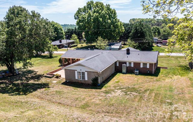 2984 Lutz Boulevard, Newton, NC 28658