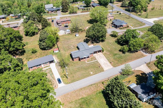 2984 Lutz Boulevard, Newton, NC 28658