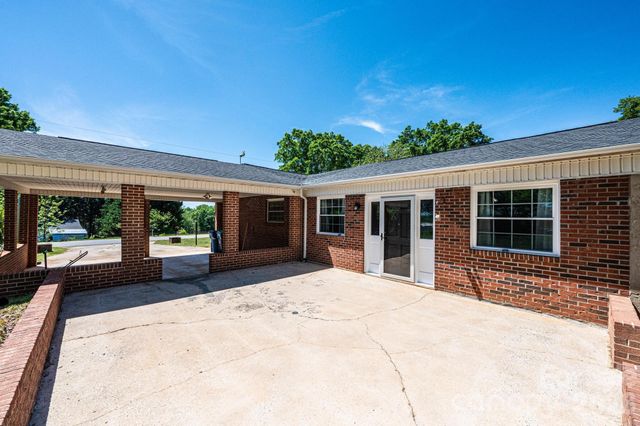 2984 Lutz Boulevard, Newton, NC 28658