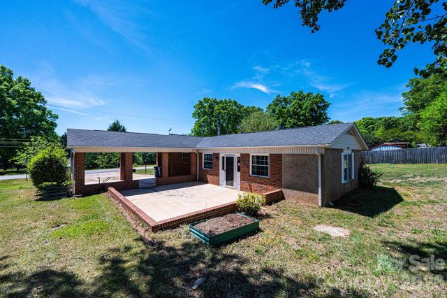 2984 Lutz Boulevard, Newton, NC 28658