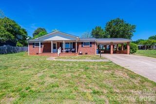 2984 Lutz Boulevard, Newton, NC 28658