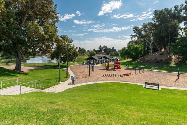 514 Calle Montecito 80, Oceanside, CA 92057