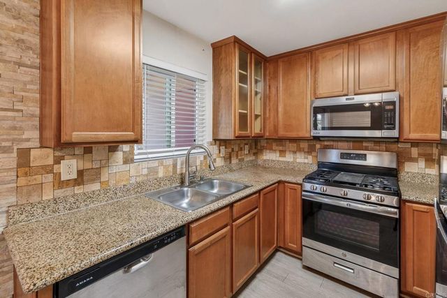 514 Calle Montecito 80, Oceanside, CA 92057