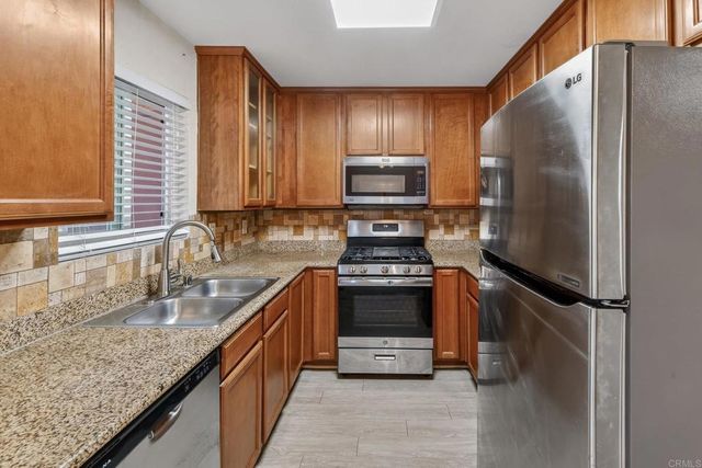 514 Calle Montecito 80, Oceanside, CA 92057