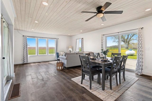 N1613 MANLEY ROAD, Greenville, WI 54942