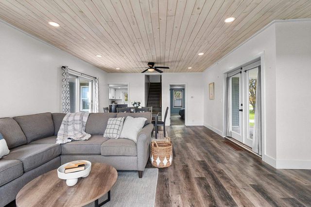 N1613 MANLEY ROAD, Greenville, WI 54942