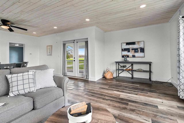 N1613 MANLEY ROAD, Greenville, WI 54942