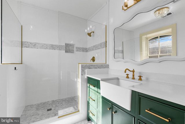 132 AMHERST ST, Winchester, VA 22601